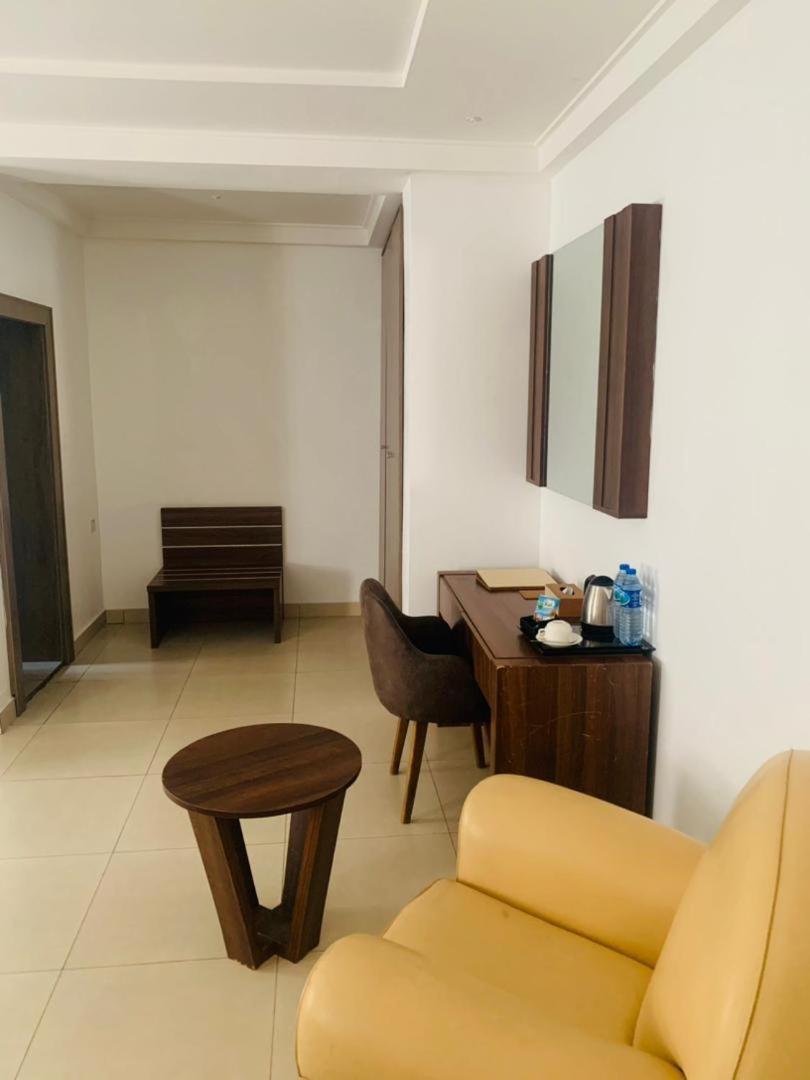 Swiss Pearl Continental Suite Wupa Exteriör bild