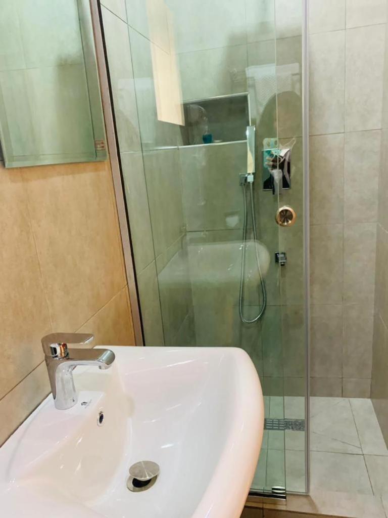 Swiss Pearl Continental Suite Wupa Exteriör bild