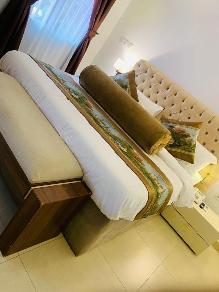 Swiss Pearl Continental Suite Wupa Exteriör bild