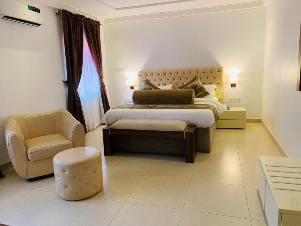 Swiss Pearl Continental Suite Wupa Exteriör bild
